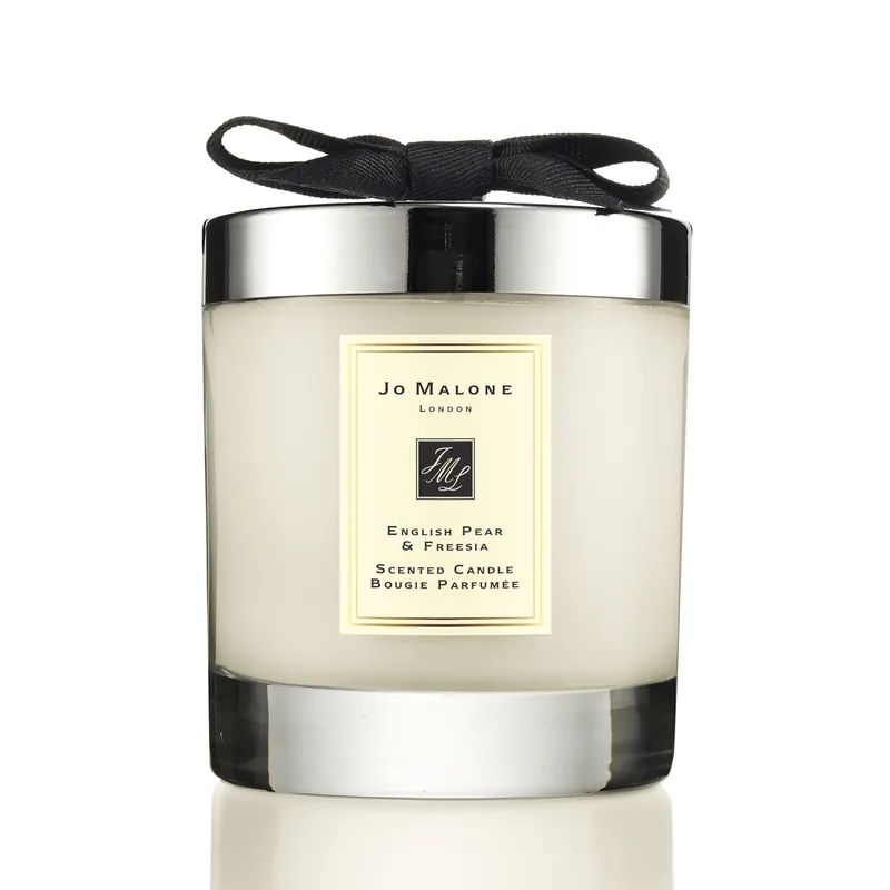 English Pear & Freesia Scented Candle Rajoitettu Tarjous