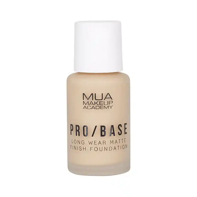 PRO/BASE Matte Finish Foundation 130 Ajankohtainen